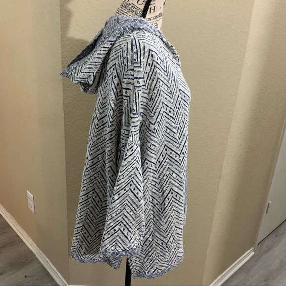 Easel hoodie size small to medium - Picture 2 of 6